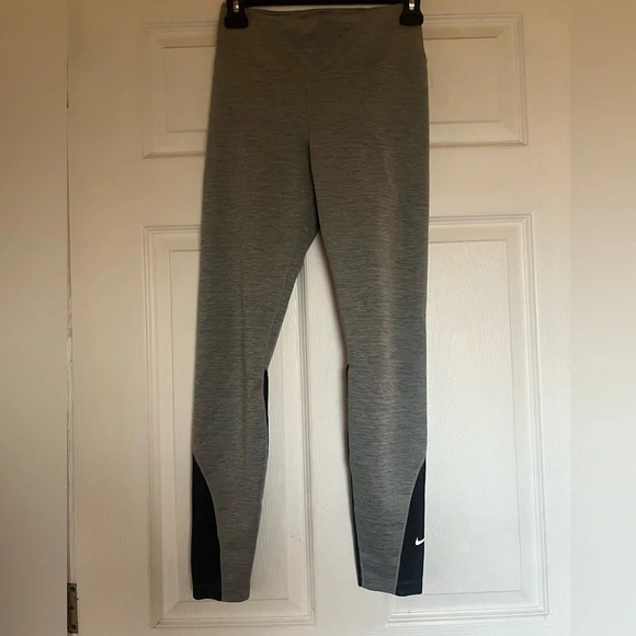Women’s Nike Leggings - Picture 1 of 4
